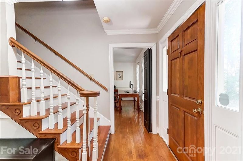 6000 Greystone Dr, Matthews, NC 28104