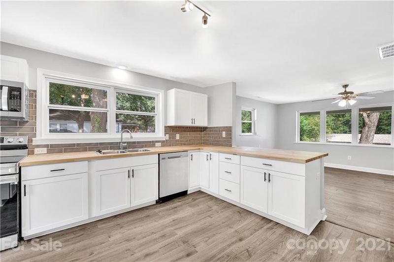 220 Ferstl Ave, Belmont, NC 28012
