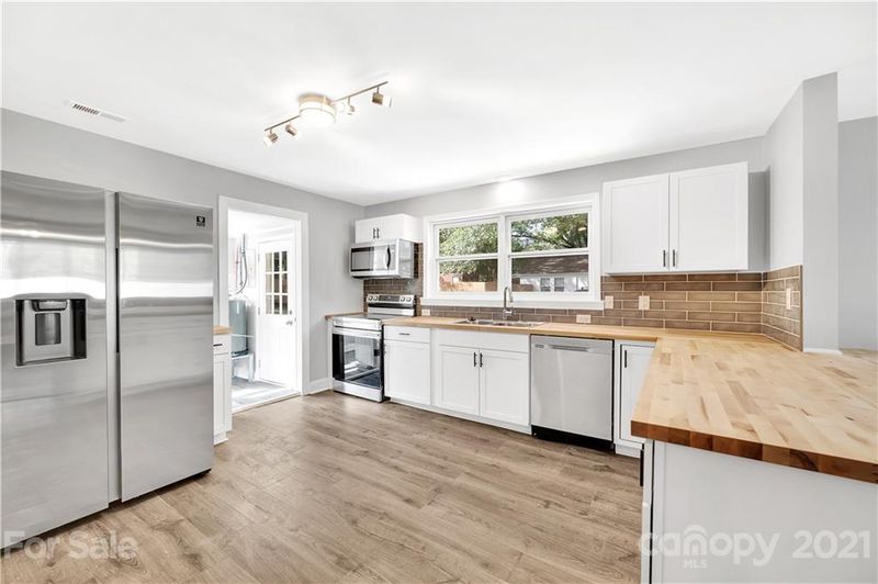 220 Ferstl Ave, Belmont, NC 28012