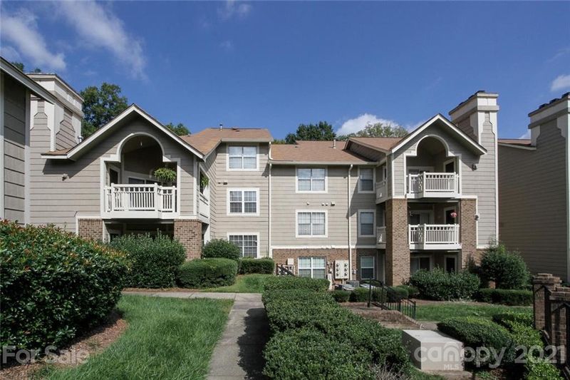 5003 Sharon Rd, Charlotte, NC 28210