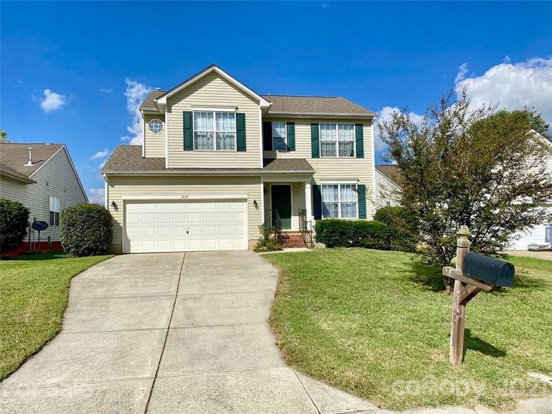 1048 Meadowbrook Ln, Concord, NC 28027