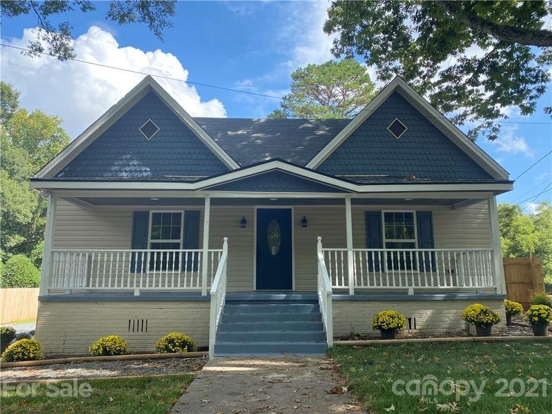 320 Catawba Ave E, Mooresville, NC 28115