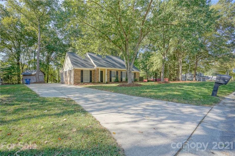 116 Greenway Dr #1, Matthews, NC 28104