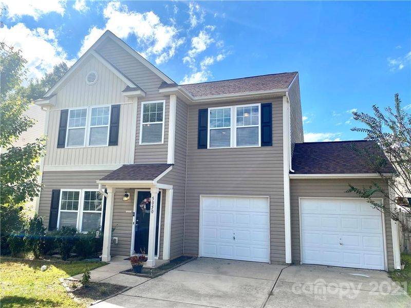 5050 Meanna Dr, Clover, SC 29710