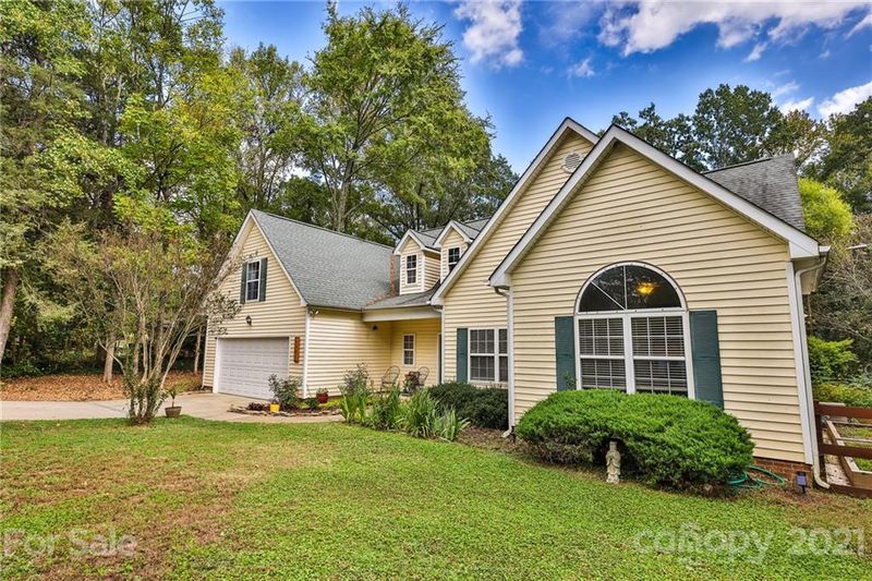 1301 Burtonwood Cir, Charlotte, NC 28212