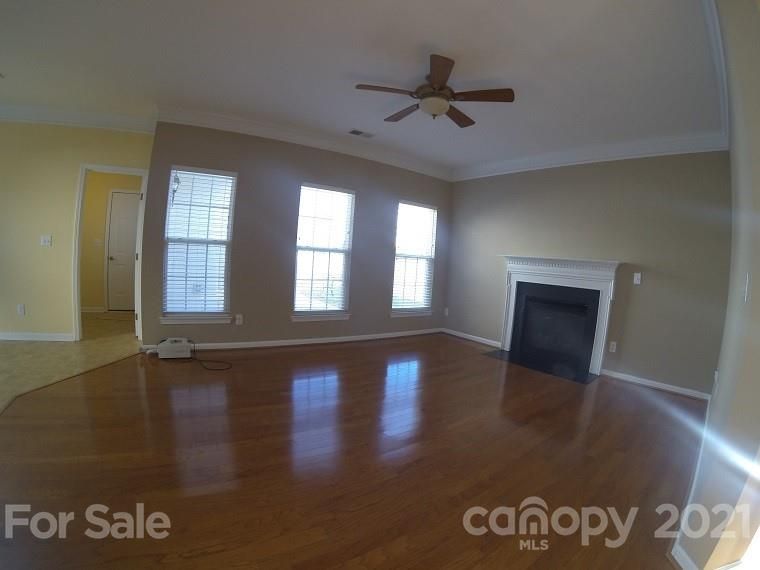 11701 Kingsley View Dr, Charlotte, NC 28277
