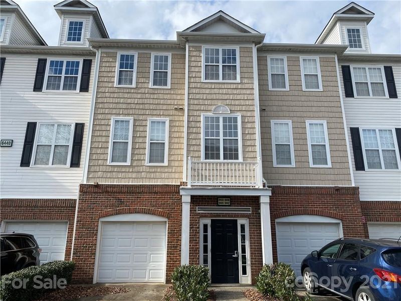 6450 Park Pond Dr, Charlotte, NC 28262