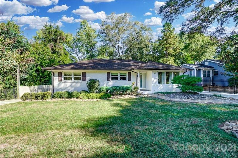 617 Hollis Rd, Charlotte, NC 28209