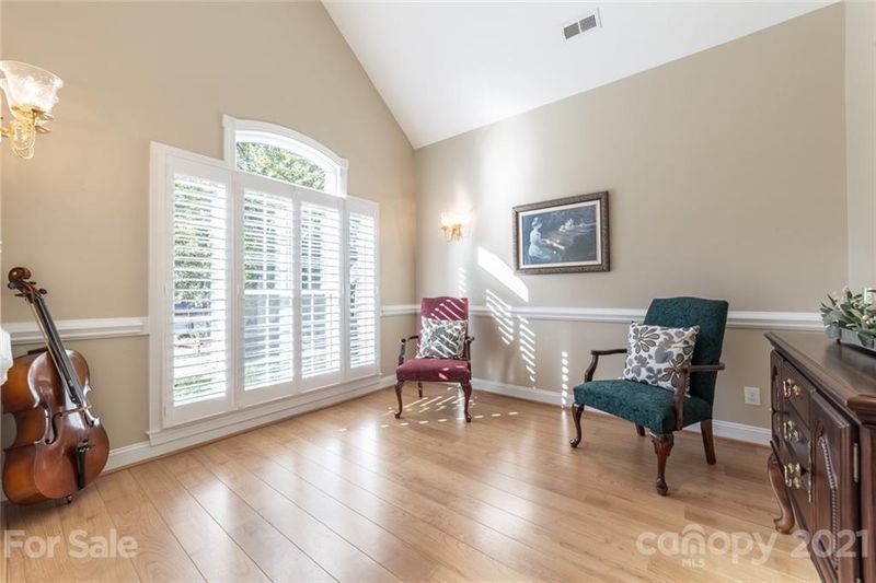 701 Hanna Woods Dr, Cramerton, NC 28032
