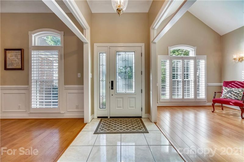 701 Hanna Woods Dr, Cramerton, NC 28032