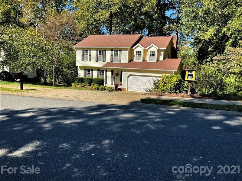 9915 White Cascade Dr, Charlotte, NC 28269