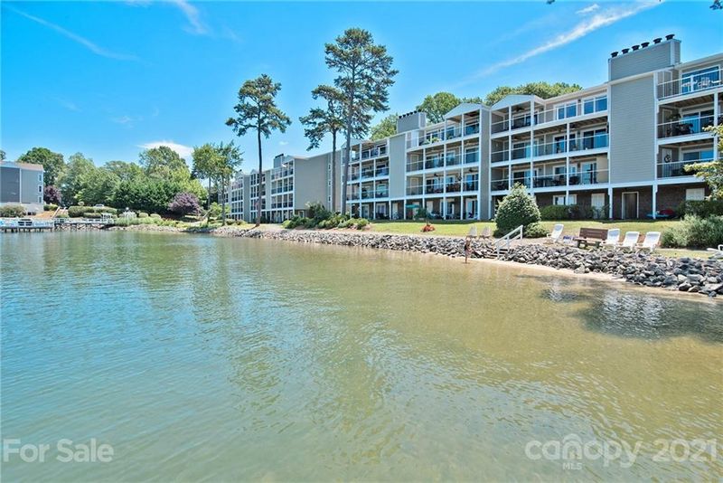 20407 Harborgate Ct #402, Cornelius, NC 28031
