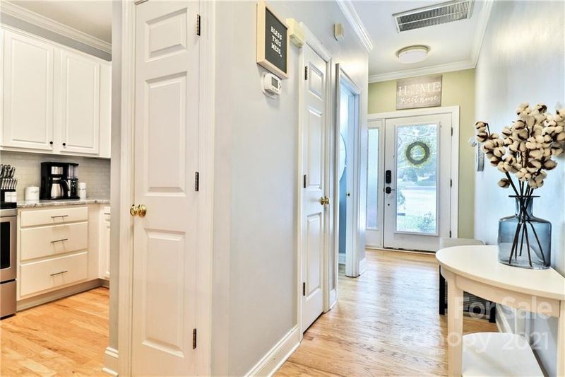 4722 Hunter Crest Ln, Charlotte, NC 28209