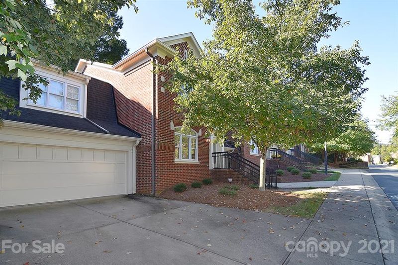 1122 Hampton Gardens Ln, Charlotte, NC 28209