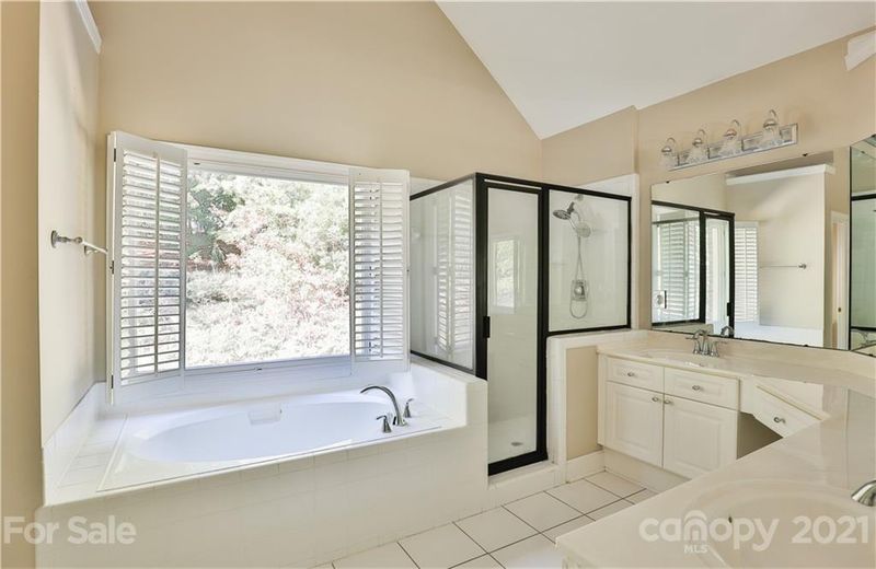 7415 Leharne Dr, Charlotte, NC 28270