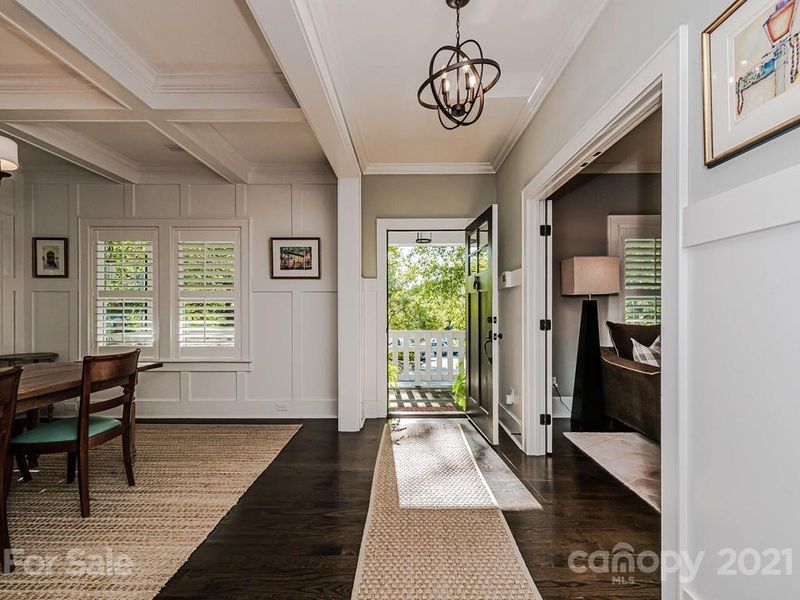 827 Isabel Ct, Charlotte, NC 28211