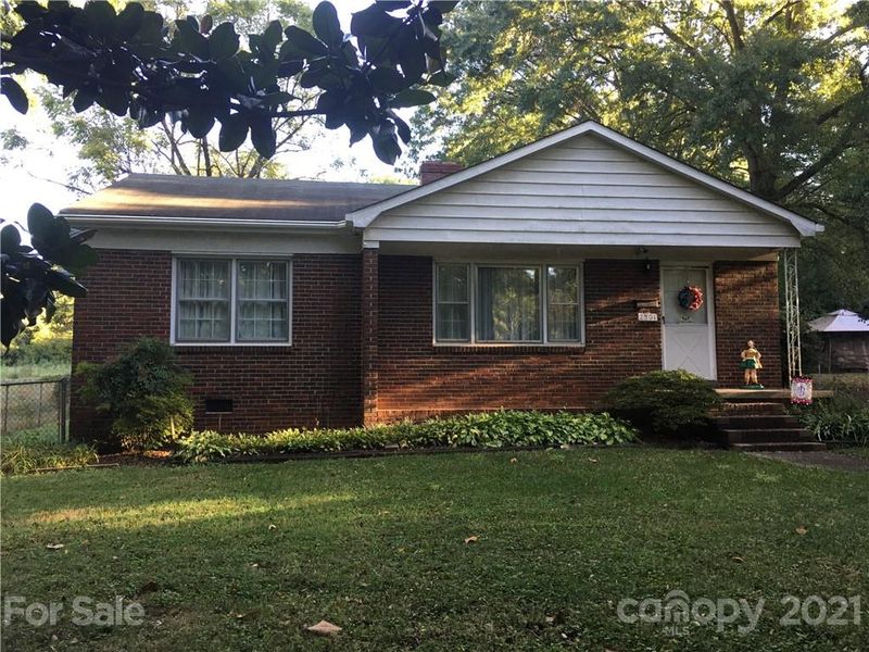 2801 Arnold Dr, Charlotte, NC 28205