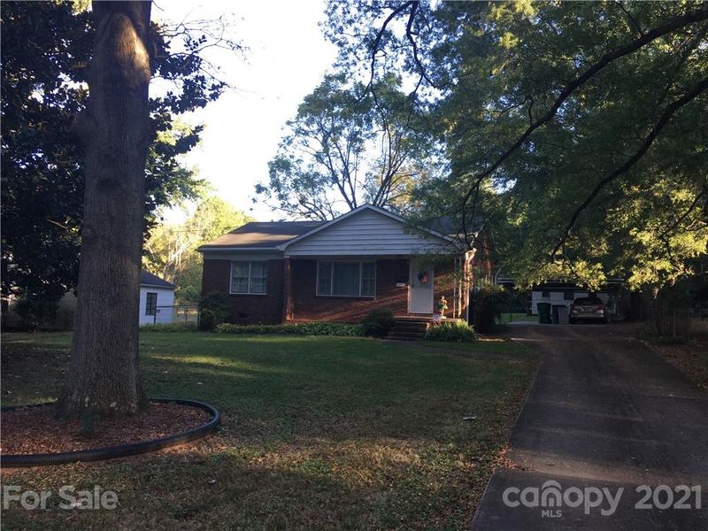 2801 Arnold Dr, Charlotte, NC 28205
