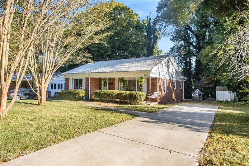 3233 Wicklow Pl, Charlotte, NC 28205