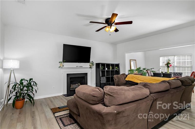 2130 Pheasant Glen Rd, Charlotte, NC 28214