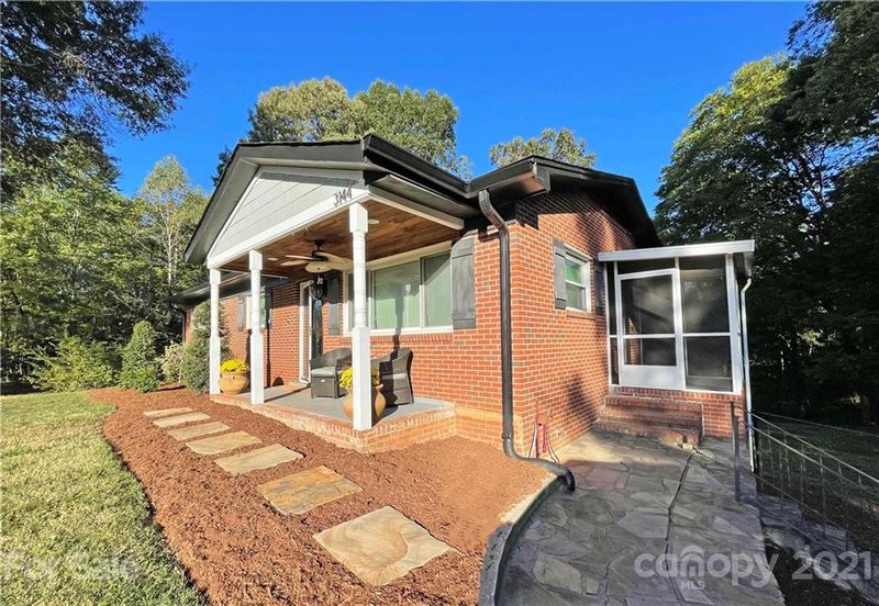 3144 Short Rd, Hickory, NC 28602