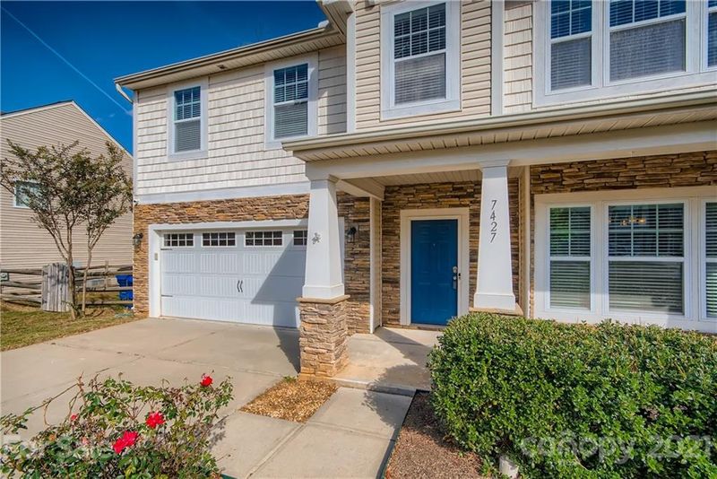 7427 Edgefield Ct, Matthews, NC 28104