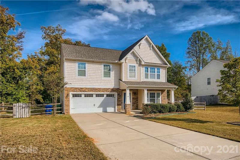 7427 Edgefield Ct, Matthews, NC 28104