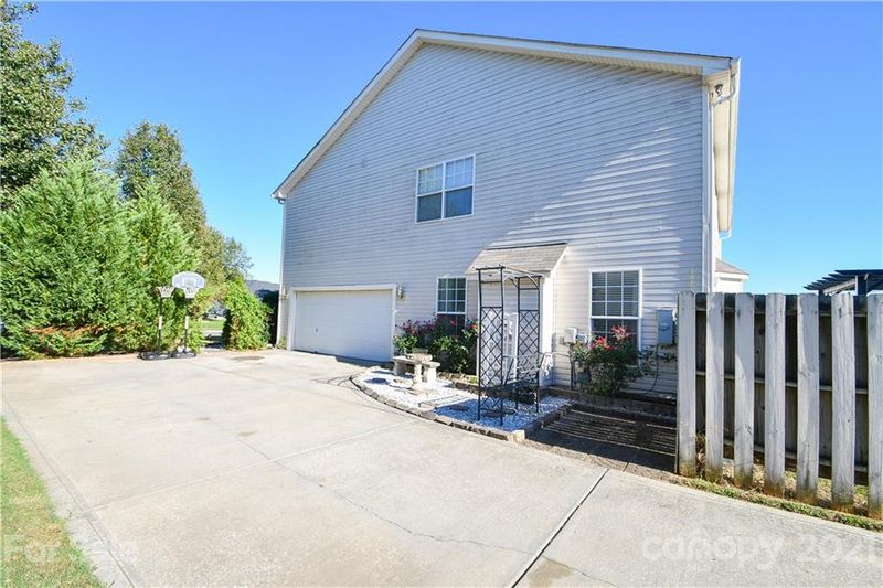 5525 Rogers Rd, Indian Trail, NC 28079