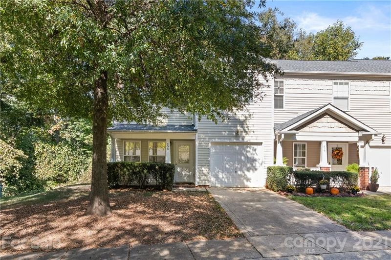455 Doughton Ln, Charlotte, NC 28217