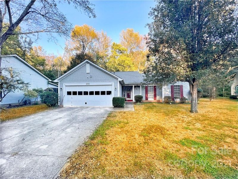 6725 Mounting Rock Rd, Charlotte, NC 28217