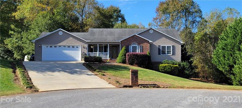 5155 Beaver Ct, Hickory, NC 28602