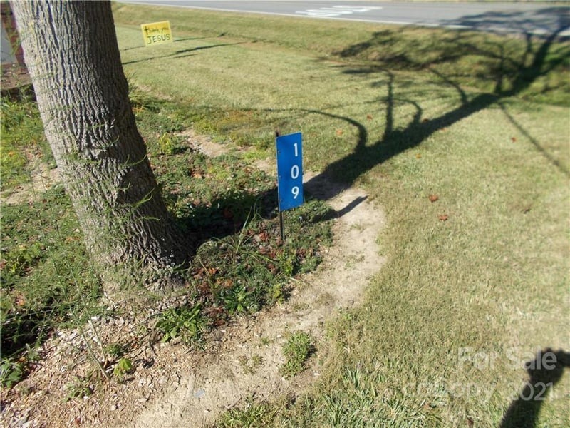 109 Brief Rd W, Fairview, NC 28079