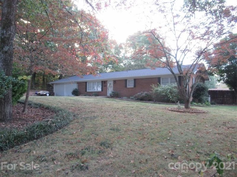709 3rd Street Pl SW, Conover, NC 28613