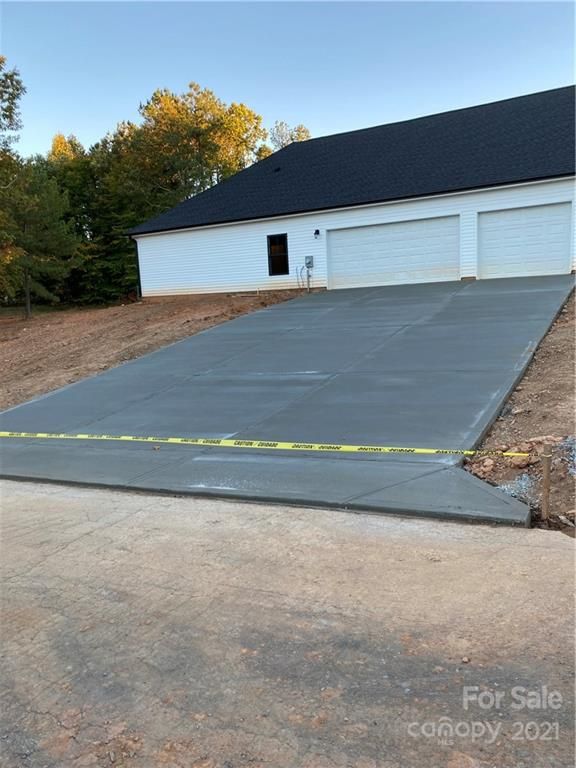 110 Windstone Dr, Troutman, NC 28166