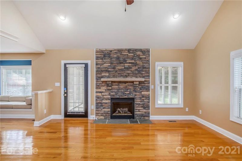 2841 Lake Shore Rd, Denver, NC 28037