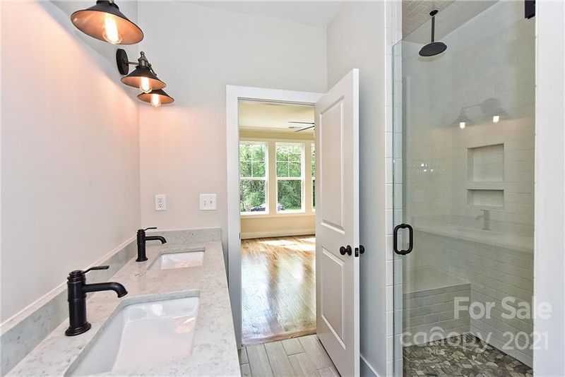 1019 Trembeth Dr, Charlotte, NC 28205
