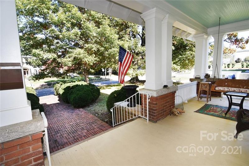 507 2nd Ave NW, Hickory, NC 28601