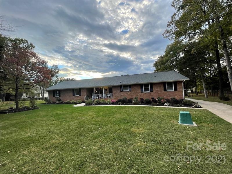 4001 Five Oaks Ct, Mint Hill, NC 28227