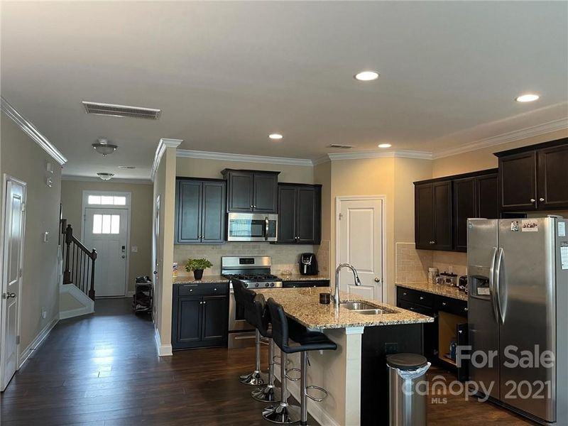 7041 Harris Bay Rd #9, Charlotte, NC 28269