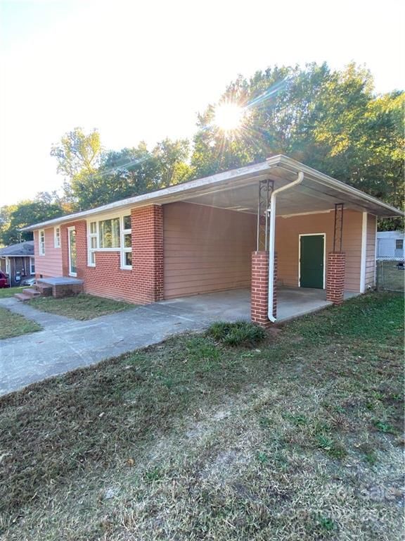 1021 Green Circle Dr, Gastonia, NC 28054