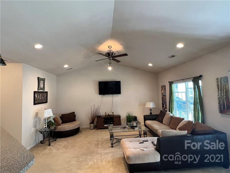 11328 Heritage Green Dr, Cornelius, NC 28031