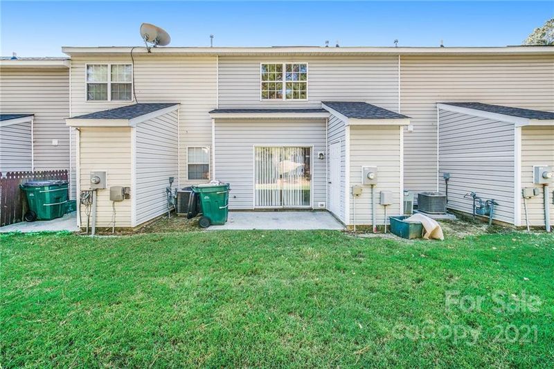 1742 Forest Side Ln, Charlotte, NC 28213