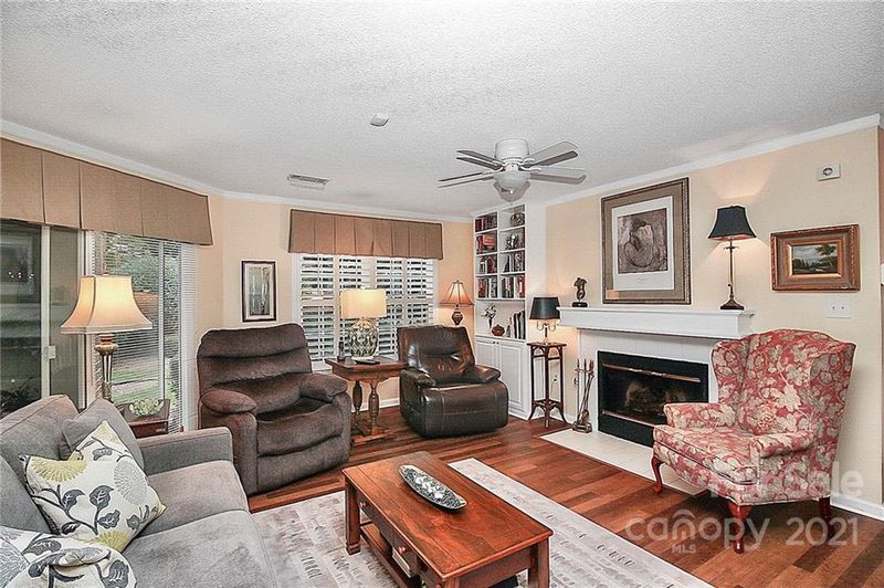 5009 Sharon Rd #G, Charlotte, NC 28210