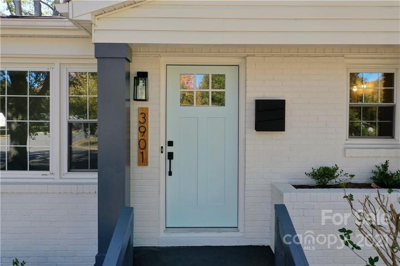 3901 Whitehall Dr, Charlotte, NC 28208