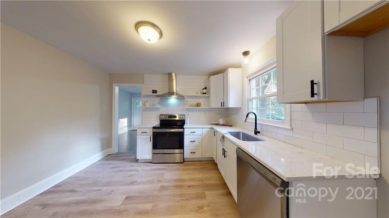 3901 Whitehall Dr, Charlotte, NC 28208