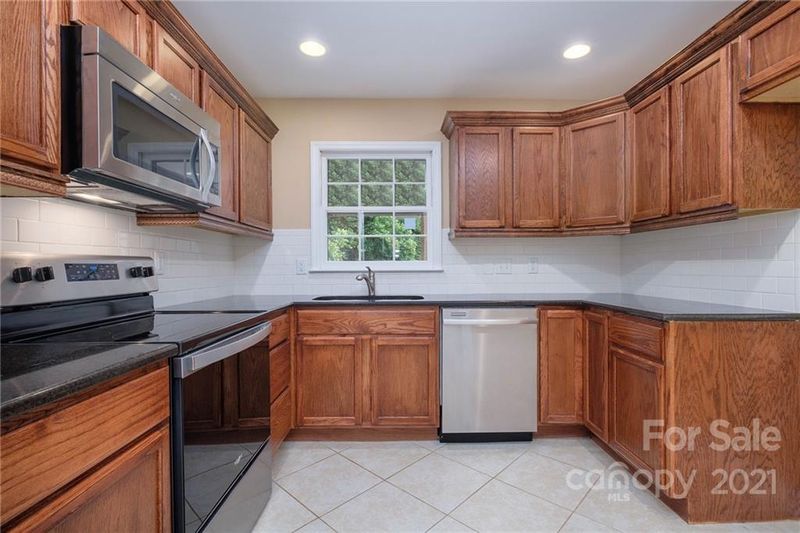 709 Penway Ct, Charlotte, NC 28209