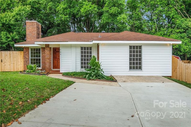 709 Penway Ct, Charlotte, NC 28209