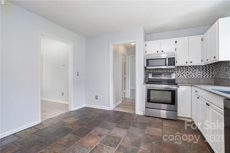 11001 Shandon Way Ln, Charlotte, NC 28262