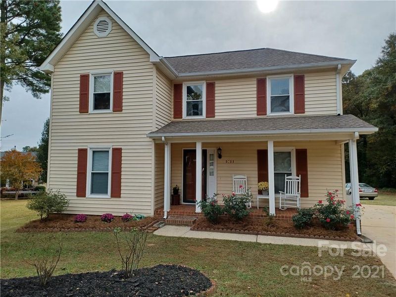 1411 Abbey Place Dr, Belmont, NC 28012