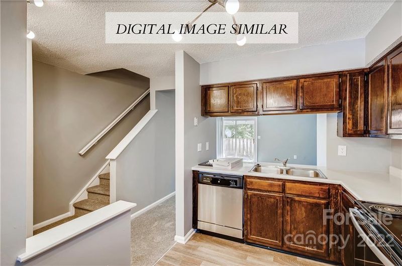 541 Lex Dr, Charlotte, NC 28262